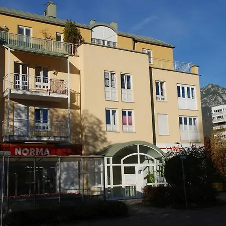 Ferienwohnung Zeno Reichenbachstrasse 9 B Διαμέρισμα *